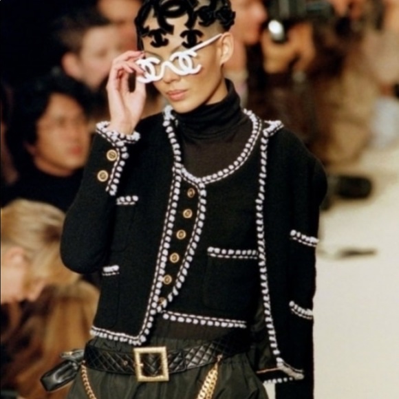 Rare Chanel Vintage Fall 1994 Ecru Black Jacket - Picture 2 of 14